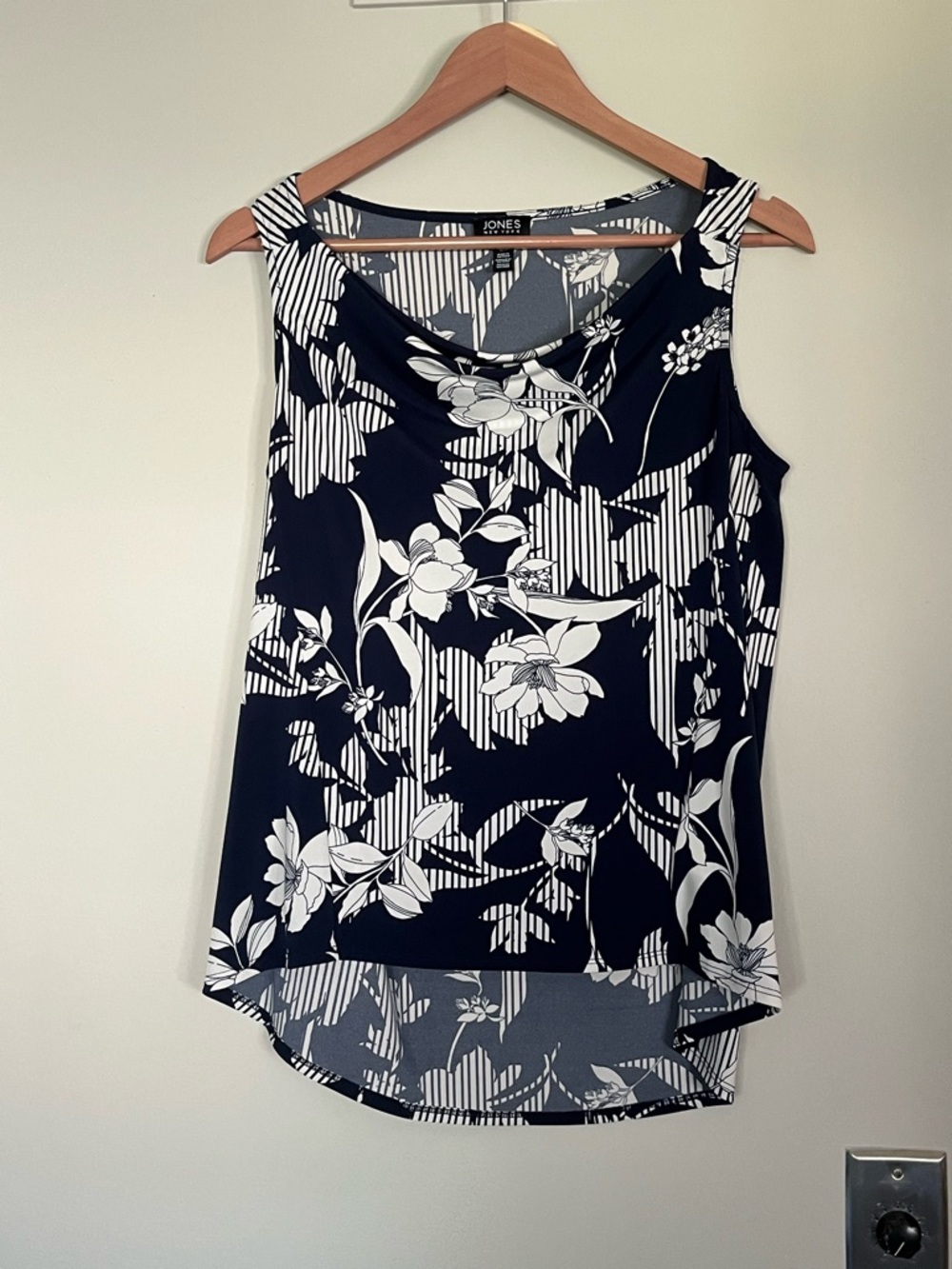 Jones New York Navy and White Floral Tank Top